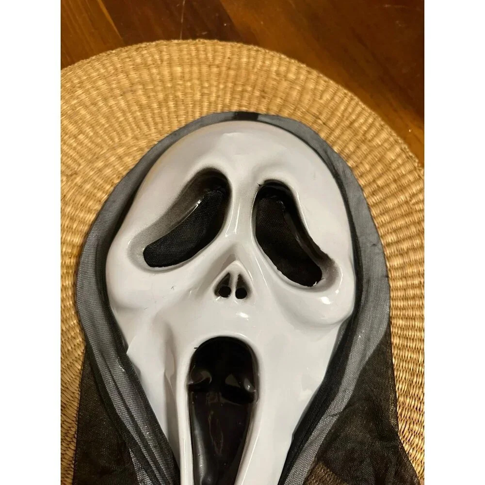 Scream GhostFace Mask - Picture 4 of 6